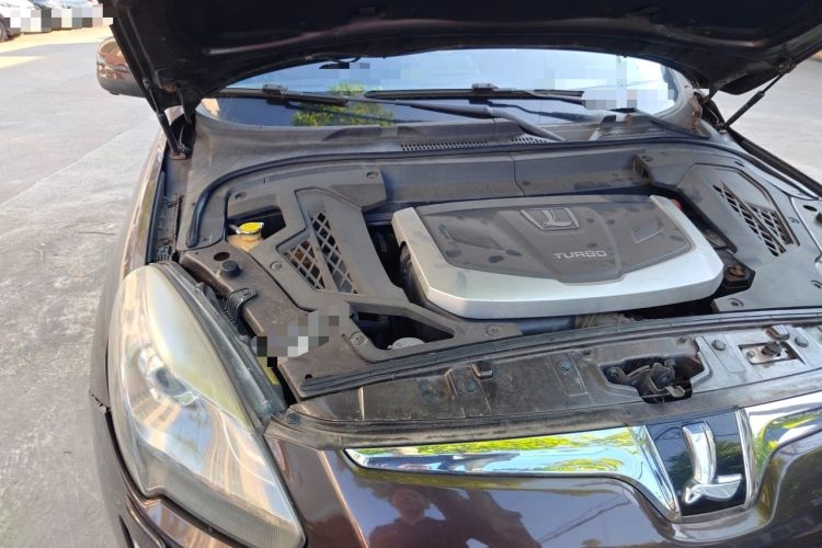 Used Luxgen Great 7 SUV 2011 2.2T Four-Wheel Drive ZhiZun Version Engine Bay Right