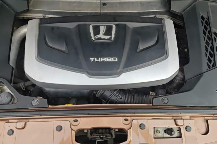 Used Luxgen Great 7 SUV 2011 2.2T Four-Wheel Drive ZhiZun Version Engine Bay
