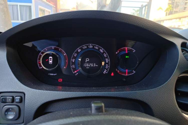 Used Luxgen Great 7 SUV 2011 2.2T Four-Wheel Drive ZhiZun Version Instrument Cluster