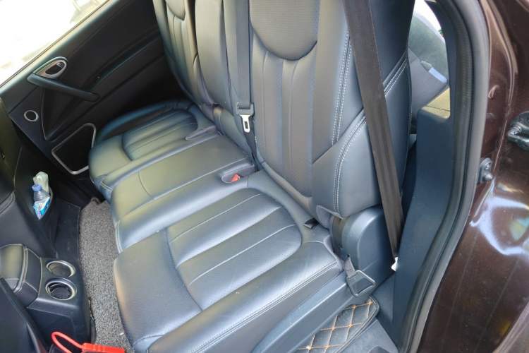 Used Luxgen Great 7 SUV 2011 2.2T Four-Wheel Drive ZhiZun Version Left Rear Seat