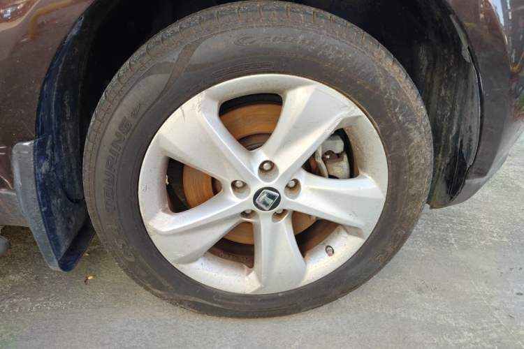 Used Luxgen Great 7 SUV 2011 2.2T Four-Wheel Drive ZhiZun Version Right Front Wheel Hub