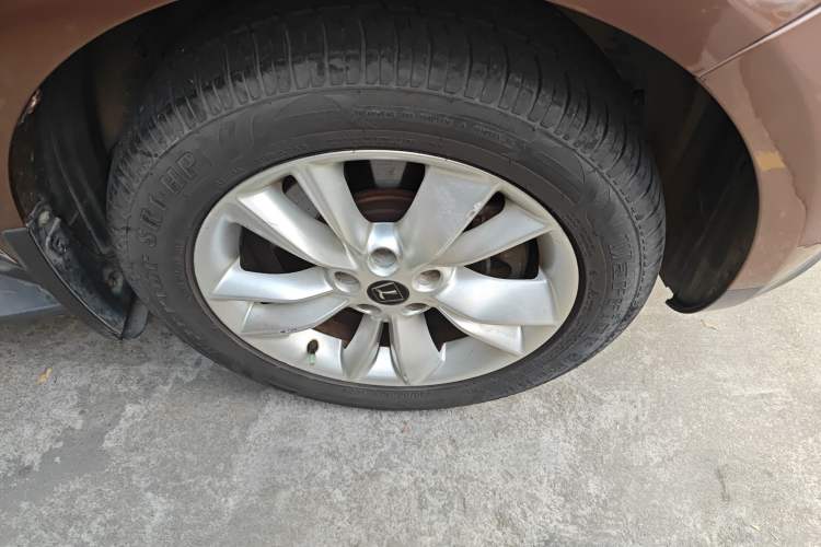 Used Luxgen Great 7 SUV 2011 2.2T Four-Wheel Drive ZhiZun Version Right Front Wheel Hub