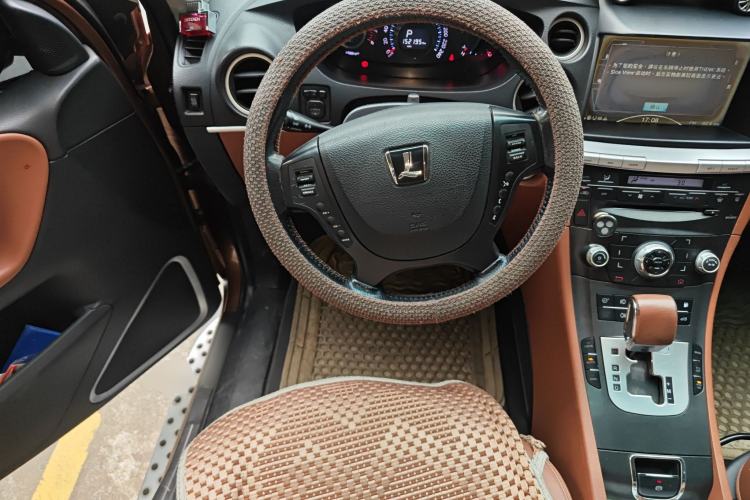 Used Luxgen Great 7 SUV 2011 2.2T Four-Wheel Drive ZhiZun Version Steering Wheel
