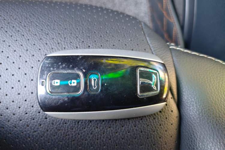 Used Luxgen Great 7 SUV 2011 2.2T Four-Wheel Drive ZhiZun Version Vehicle Key