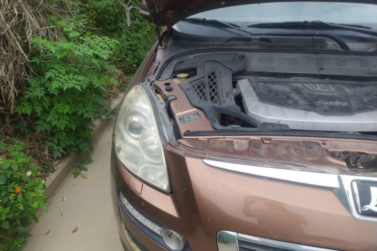 Used Luxgen Great 7 SUV 2011 2.2T Four-Wheel-Drive Flagship Edition Engine Bay Right