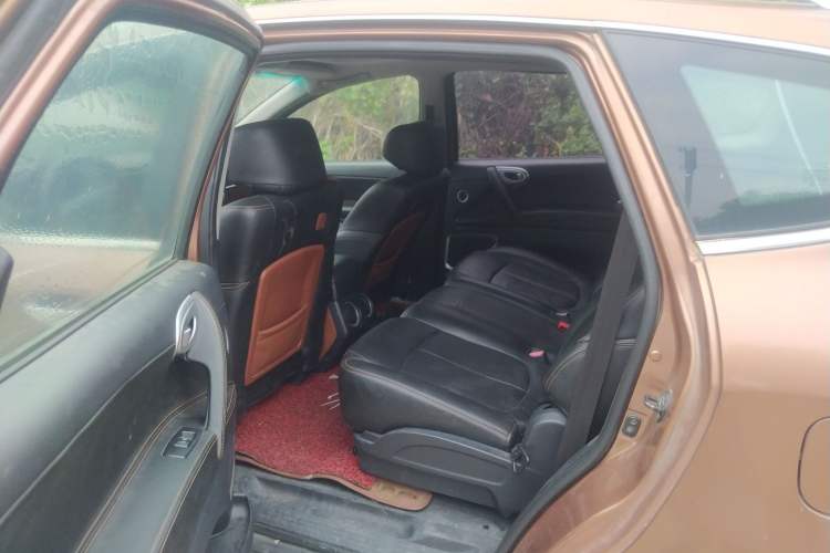 Used Luxgen Great 7 SUV 2011 2.2T Four-Wheel-Drive Flagship Edition Left Rear Seat