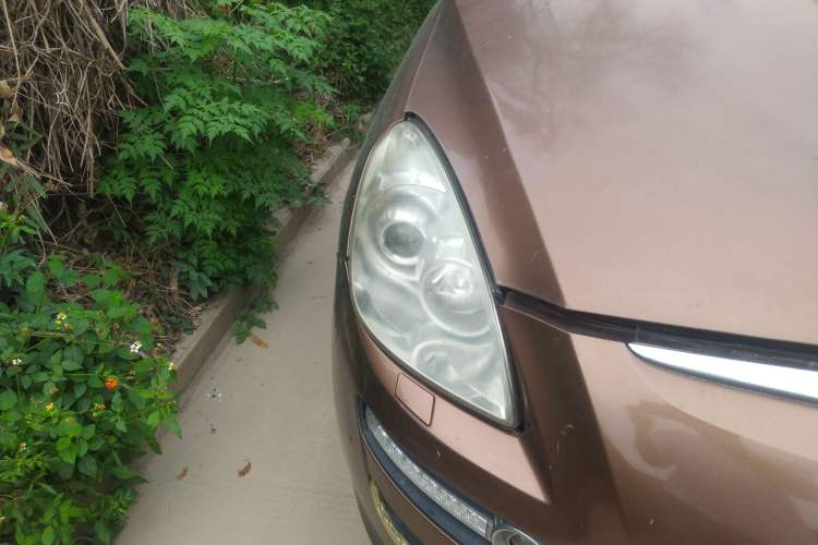 Used Luxgen Great 7 SUV 2011 2.2T Four-Wheel-Drive Flagship Edition Right Front Headlight