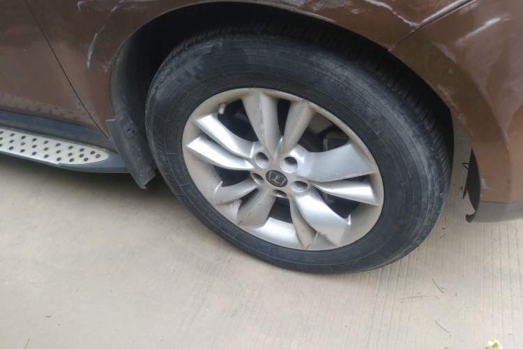 Used Luxgen Great 7 SUV 2011 2.2T Four-Wheel-Drive Flagship Edition Right Front Wheel Hub