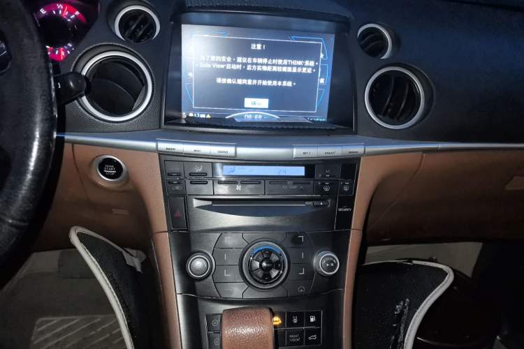Used Luxgen Great 7 SUV 2011 2.2T Four-Wheel-Drive Flagship Edition Audio And AC Panel