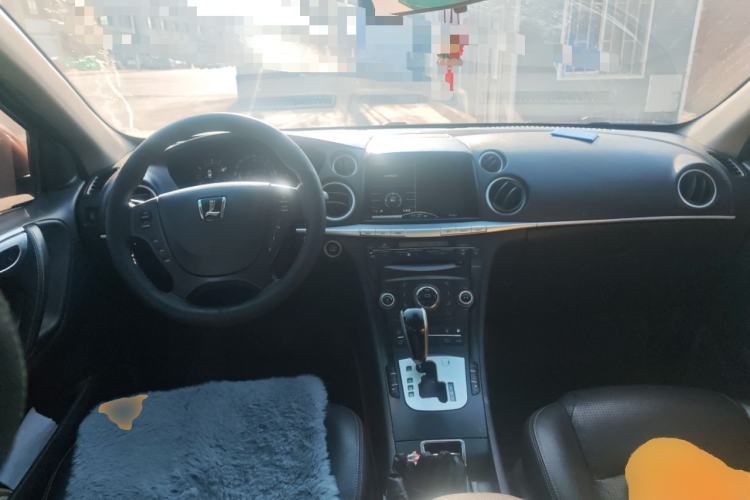 Used Luxgen Great 7 SUV 2011 2.2T Four-Wheel Drive ZhiZun Version Center Console