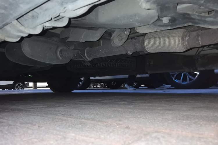 Used Luxgen Great 7 SUV 2011 2.2T Four-Wheel-Drive Flagship Edition Chassis Front Right