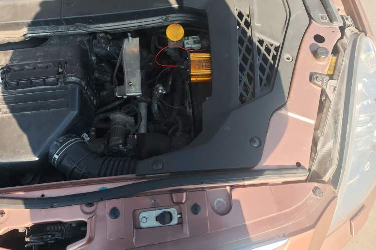 Used Luxgen Great 7 SUV 2011 2.2T Four-Wheel Drive ZhiZun Version Engine Bay Left