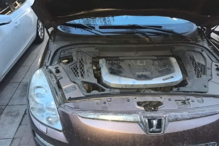 Used Luxgen Great 7 SUV 2011 2.2T Four-Wheel-Drive Flagship Edition Engine Bay Right