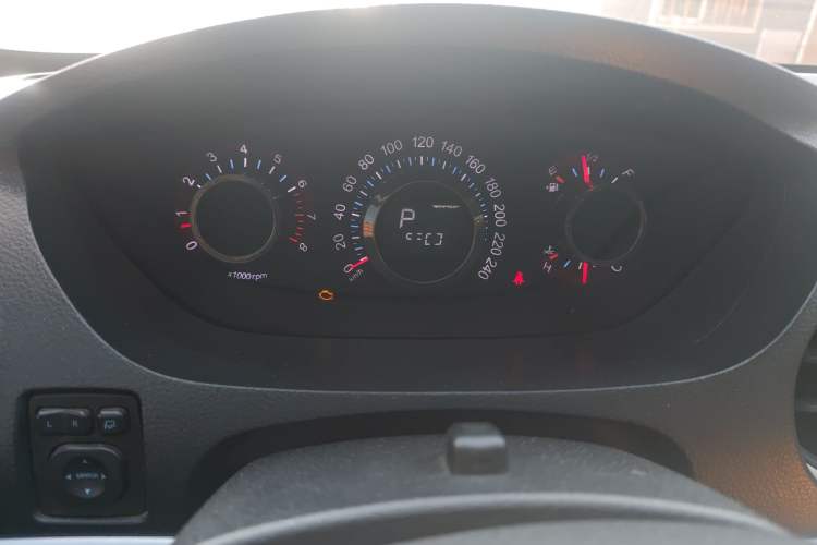 Used Luxgen Great 7 SUV 2011 2.2T Four-Wheel Drive ZhiZun Version Instrument Cluster