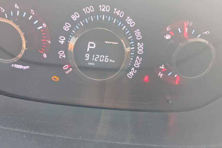 Used Luxgen Great 7 SUV 2011 2.2T Four-Wheel Drive ZhiZun Version Odometer Close Up