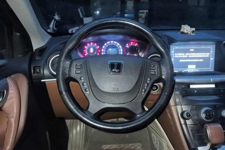 Used Luxgen Great 7 SUV 2011 2.2T Four-Wheel-Drive Flagship Edition Steering Wheel