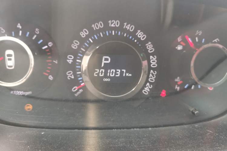 Used Luxgen Great 7 SUV 2011 2.2T Two-Wheel Drive Smart Version Odometer Close Up