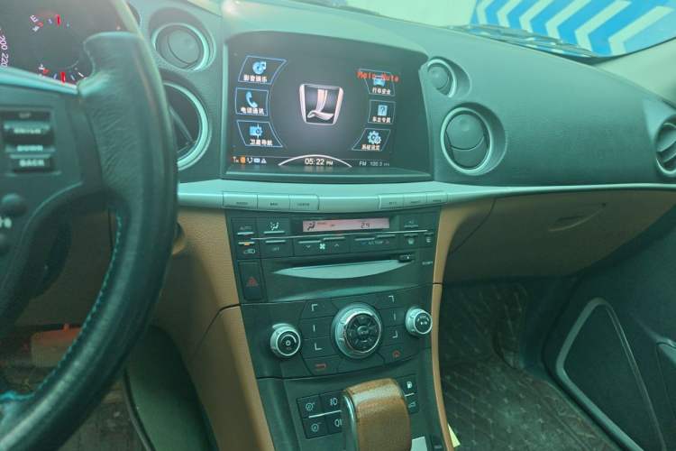 Used Luxgen Great 7 SUV 2011 2.2T Four-Wheel Drive ZhiZun Version Audio And AC Panel