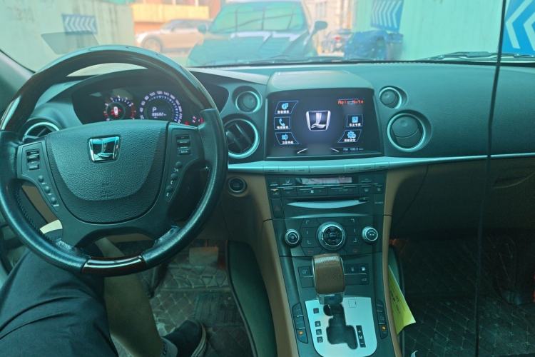 Used Luxgen Great 7 SUV 2011 2.2T Four-Wheel Drive ZhiZun Version Center Console
