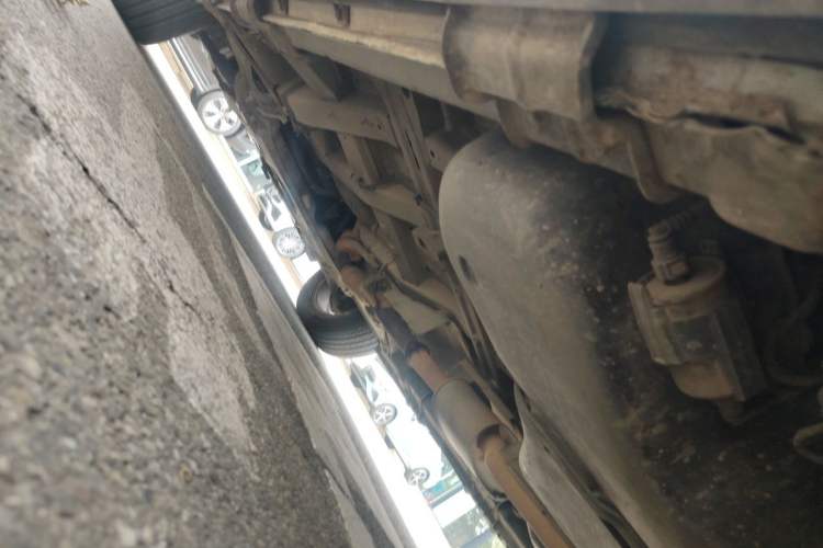 Used Luxgen Great 7 SUV 2011 2.2T Two-Wheel Drive Smart Version Chassis Rear Left
