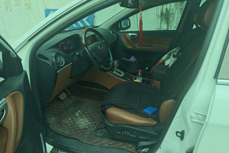 Used Luxgen Great 7 SUV 2011 2.2T Four-Wheel Drive ZhiZun Version Driver Seat