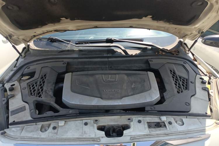 Used Luxgen Great 7 SUV 2011 2.2T Four-Wheel-Drive Flagship Edition Engine Bay