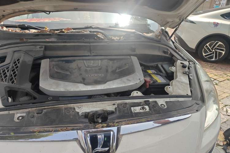 Used Luxgen Great 7 SUV 2011 2.2T Two-Wheel Drive Smart Version Engine Bay Left