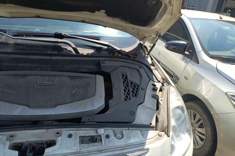 Used Luxgen Great 7 SUV 2011 2.2T Four-Wheel-Drive Flagship Edition Engine Bay Left