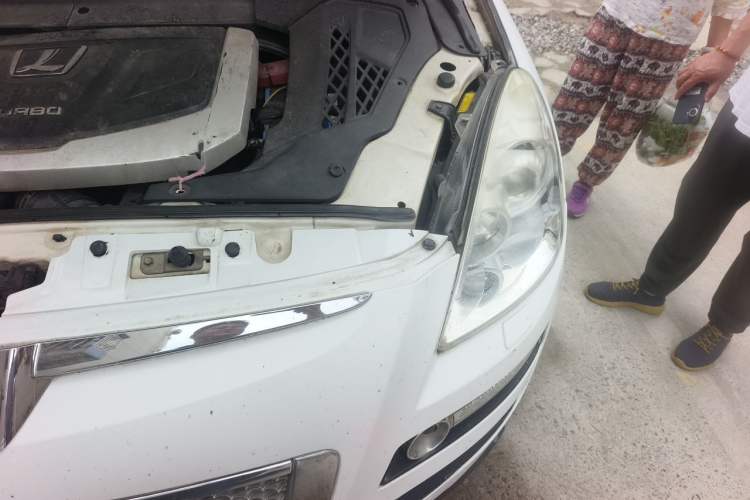 Used Luxgen Great 7 SUV 2011 2.2T Four-Wheel-Drive Flagship Edition Engine Bay Left