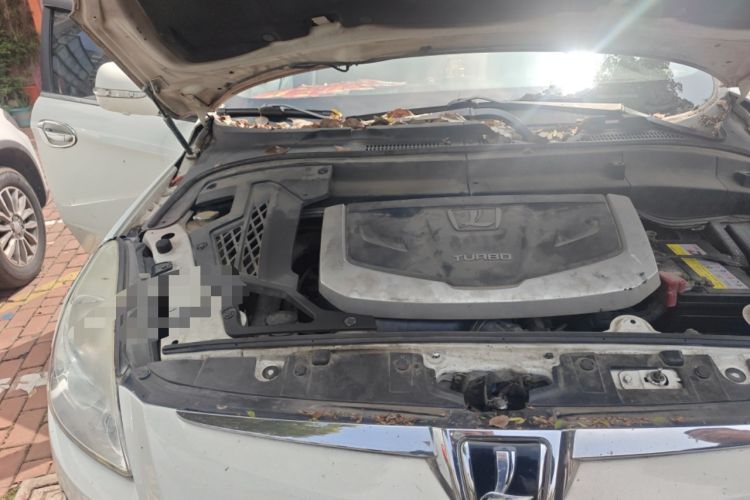 Used Luxgen Great 7 SUV 2011 2.2T Two-Wheel Drive Smart Version Engine Bay Right