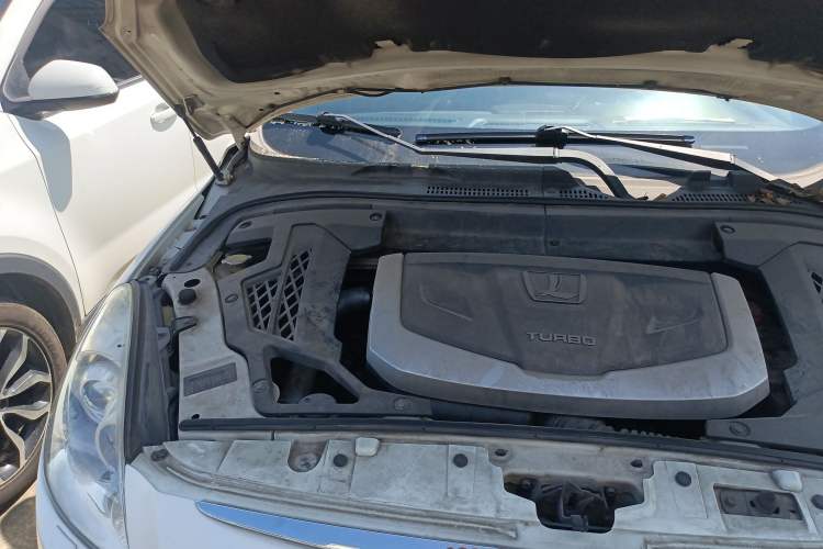 Used Luxgen Great 7 SUV 2011 2.2T Four-Wheel-Drive Flagship Edition Engine Bay Right