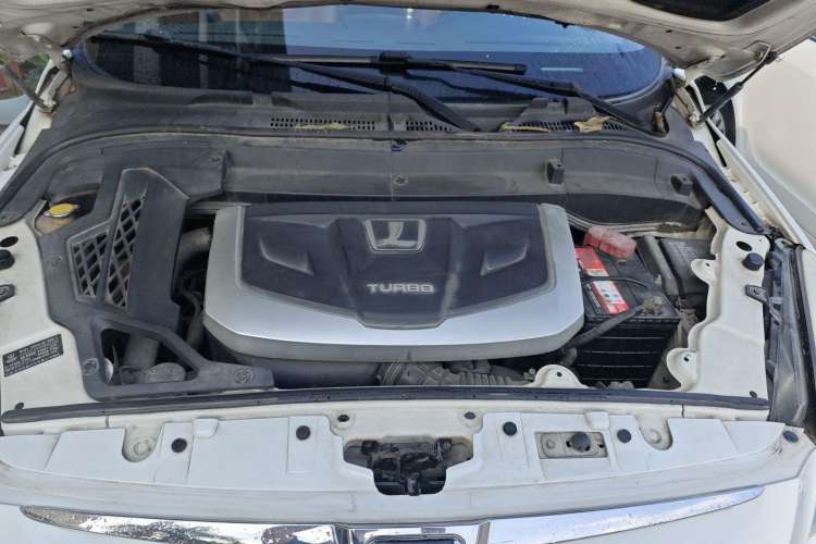 Used Luxgen Great 7 SUV 2011 2.2T Two-Wheel Drive Smart Version Engine Bay