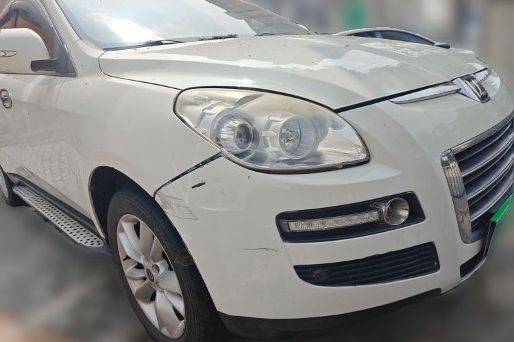 Used Luxgen Great 7 SUV 2011 2.2T Two-Wheel Drive Smart Version Front Right 45 Deg