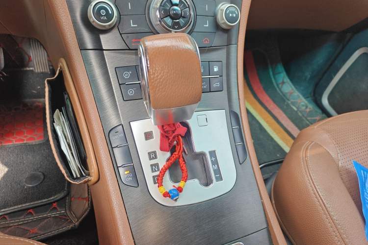 Used Luxgen Great 7 SUV 2011 2.2T Two-Wheel Drive Smart Version Gear Lever