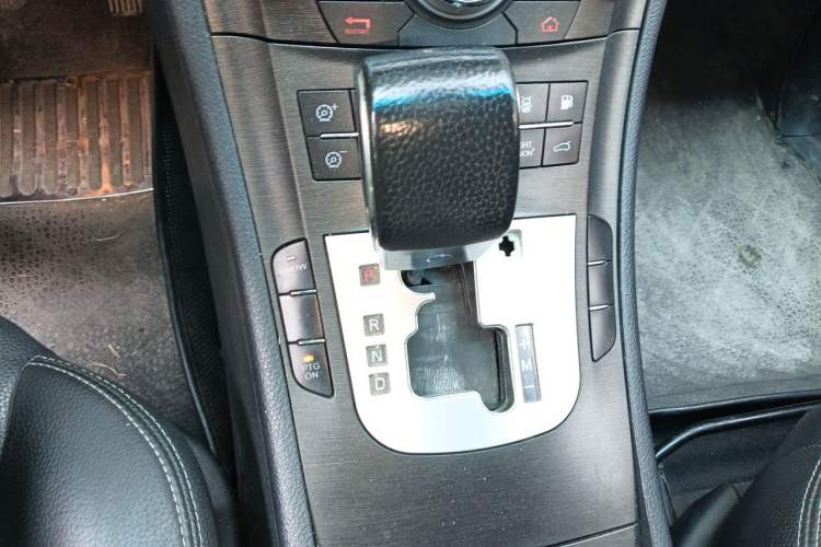 Used Luxgen Great 7 SUV 2011 2.2T Two-Wheel Drive Smart Version Gear Lever
