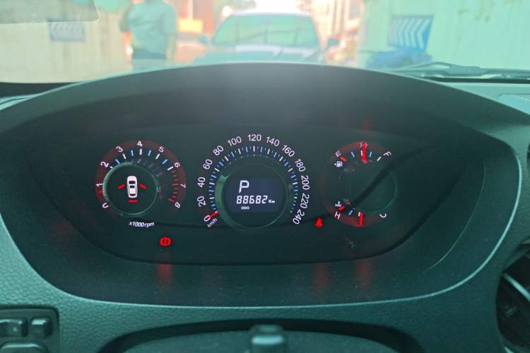 Used Luxgen Great 7 SUV 2011 2.2T Four-Wheel Drive ZhiZun Version Instrument Cluster