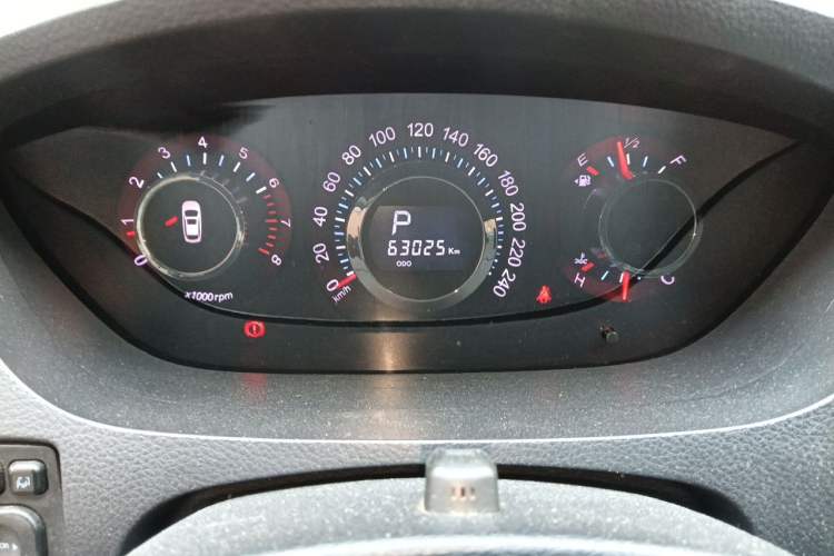 Used Luxgen Great 7 SUV 2011 2.2T Two-Wheel Drive Smart Version Instrument Cluster