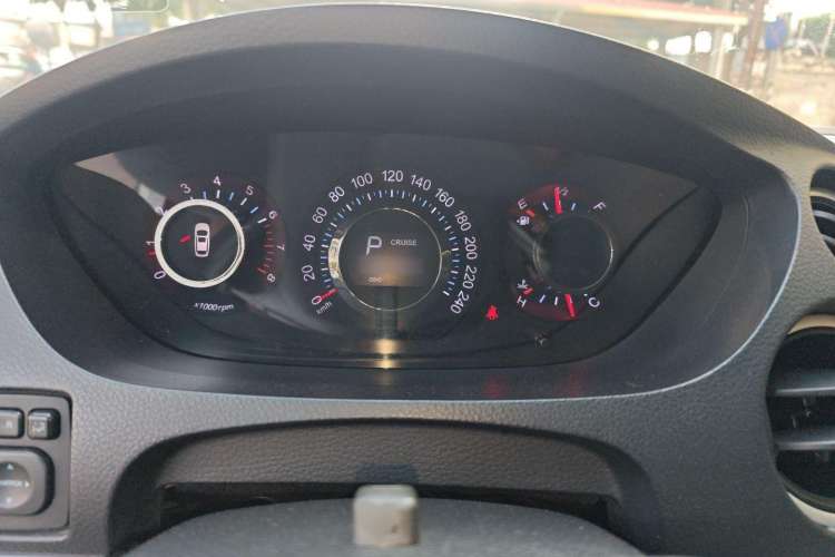 Used Luxgen Great 7 SUV 2011 2.2T Two-Wheel Drive Smart Version Instrument Cluster