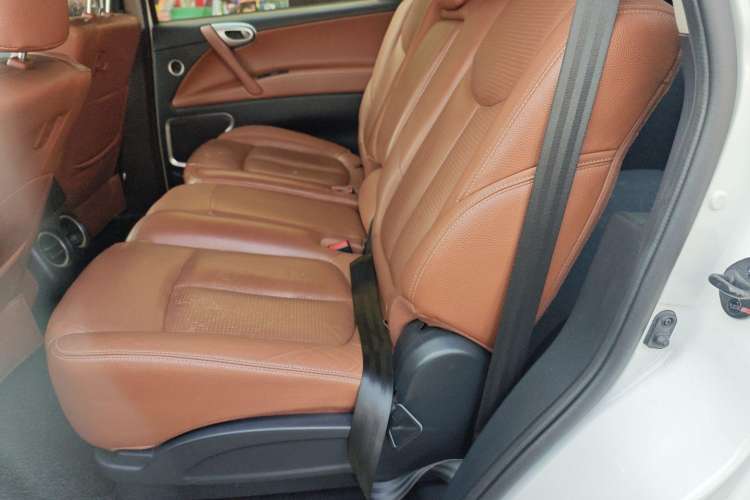 Used Luxgen Great 7 SUV 2011 2.2T Two-Wheel Drive Smart Version Interior 4