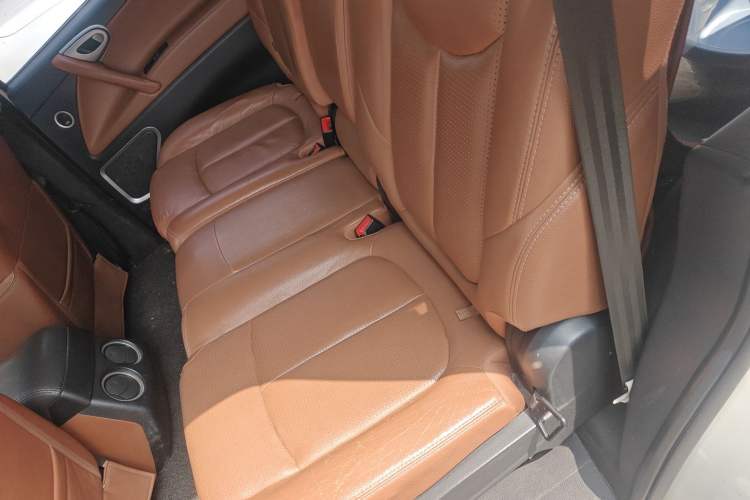 Used Luxgen Great 7 SUV 2011 2.2T Two-Wheel Drive Smart Version Left Rear Seat