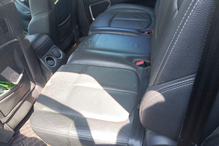 Used Luxgen Great 7 SUV 2011 2.2T Four-Wheel-Drive Flagship Edition Left Rear Seat