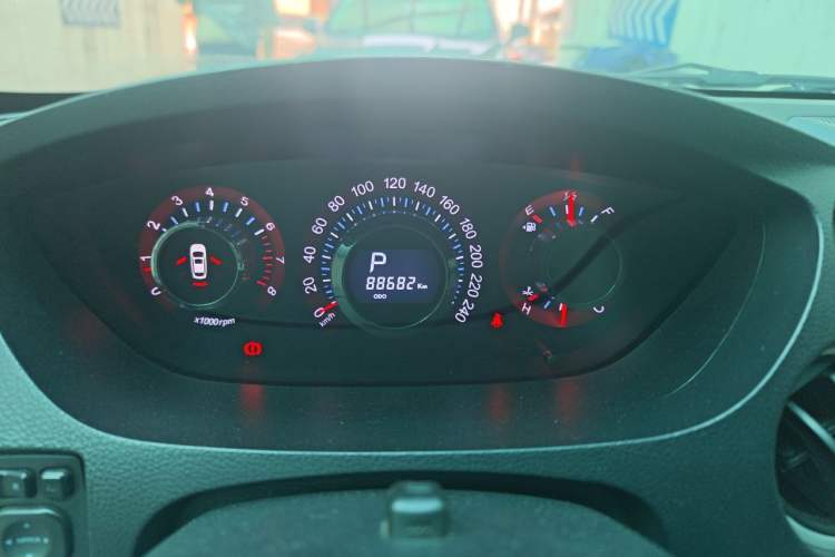 Used Luxgen Great 7 SUV 2011 2.2T Four-Wheel Drive ZhiZun Version Odometer Close Up