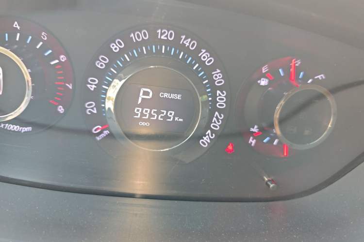 Used Luxgen Great 7 SUV 2011 2.2T Two-Wheel Drive Smart Version Odometer Close Up