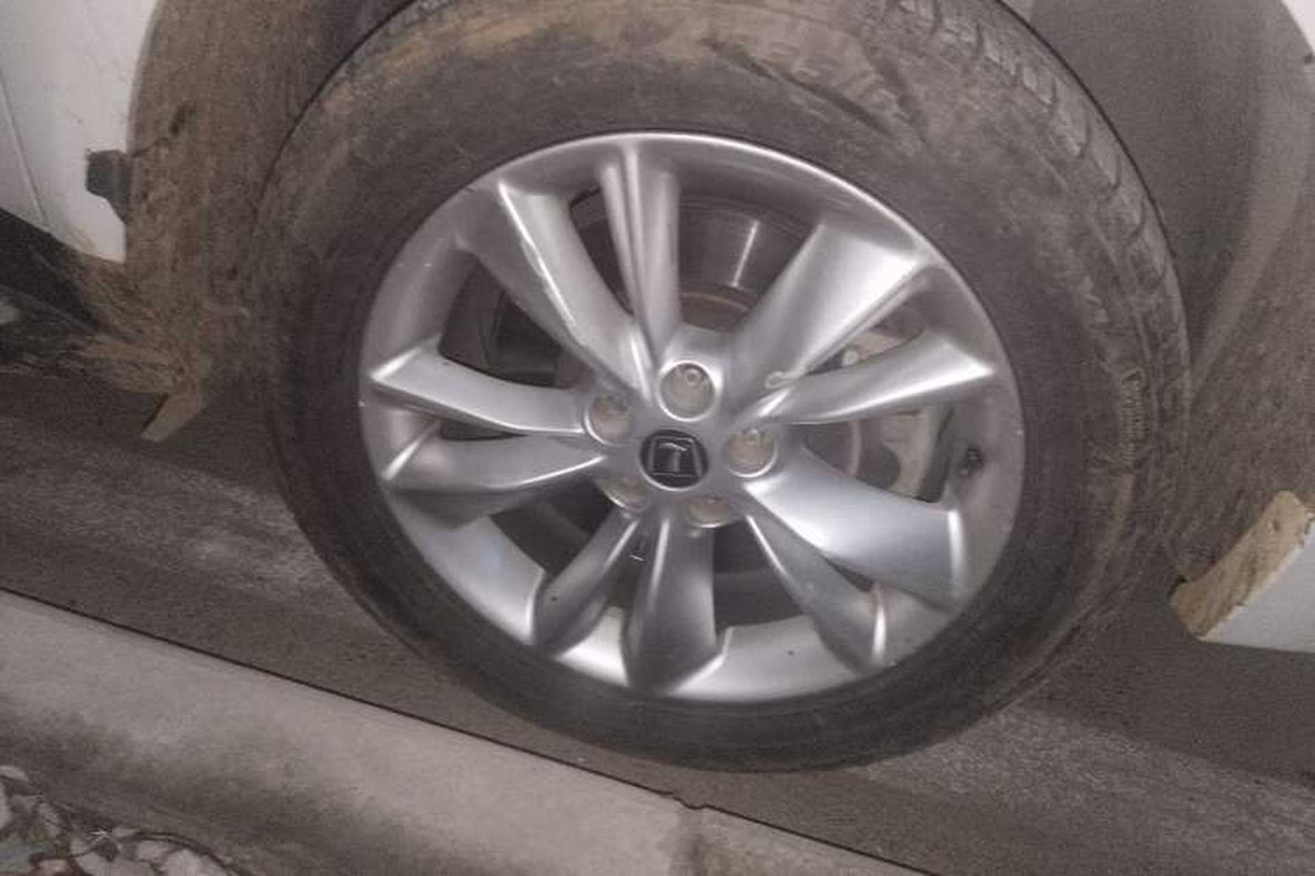 Used Luxgen Great 7 SUV 2011 2.2T Four-Wheel-Drive Flagship Edition Right Front Wheel Hub