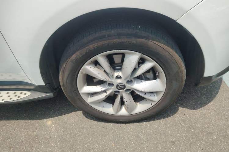 Used Luxgen Great 7 SUV 2011 2.2T Two-Wheel Drive Smart Version Right Front Wheel Hub