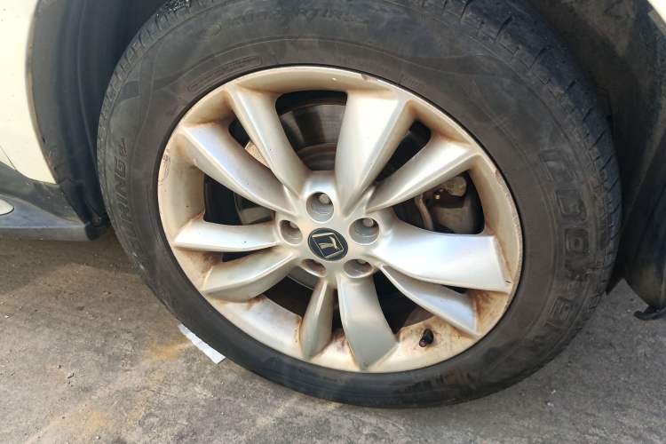Used Luxgen Great 7 SUV 2011 2.2T Four-Wheel-Drive Flagship Edition Right Front Wheel Hub