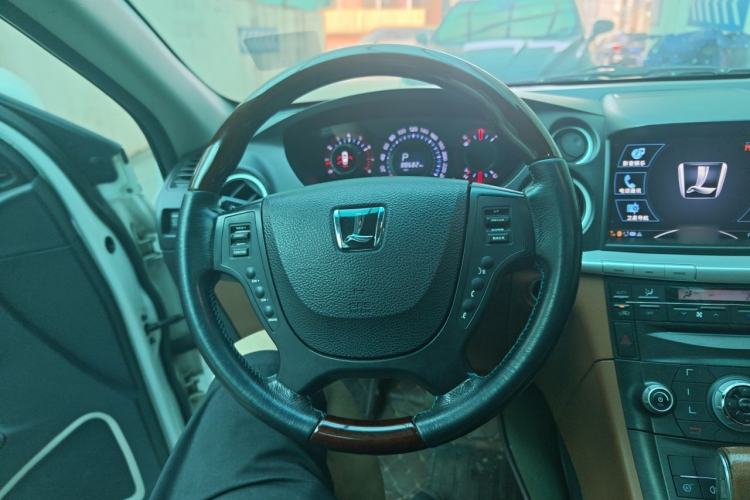 Used Luxgen Great 7 SUV 2011 2.2T Four-Wheel Drive ZhiZun Version Steering Wheel