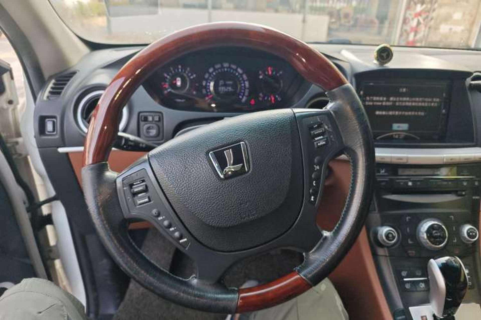 Used Luxgen Great 7 SUV 2011 2.2T Two-Wheel Drive Smart Version Steering Wheel
