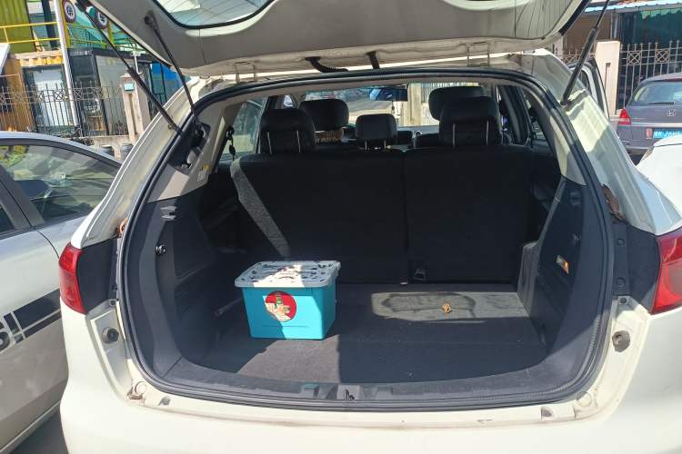 Used Luxgen Great 7 SUV 2011 2.2T Four-Wheel-Drive Flagship Edition Trunk