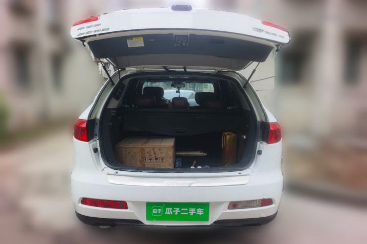 Used Luxgen Great 7 SUV 2011 2.2T Four-Wheel-Drive Flagship Edition Trunk